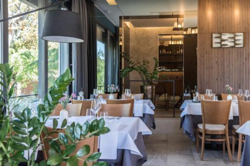 Rooms & Restaurant Matanovi Dvori Sukošan Eksteriør billede