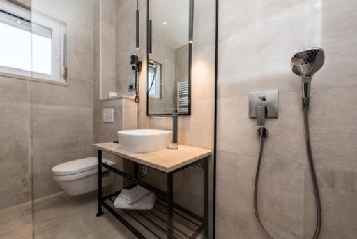 Rooms & Restaurant Matanovi Dvori Sukošan Eksteriør billede